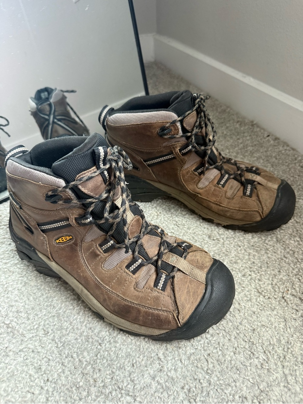 KEENS Targhee II Mid Waterproof Hiking Boots | Brown | Mens 9.5